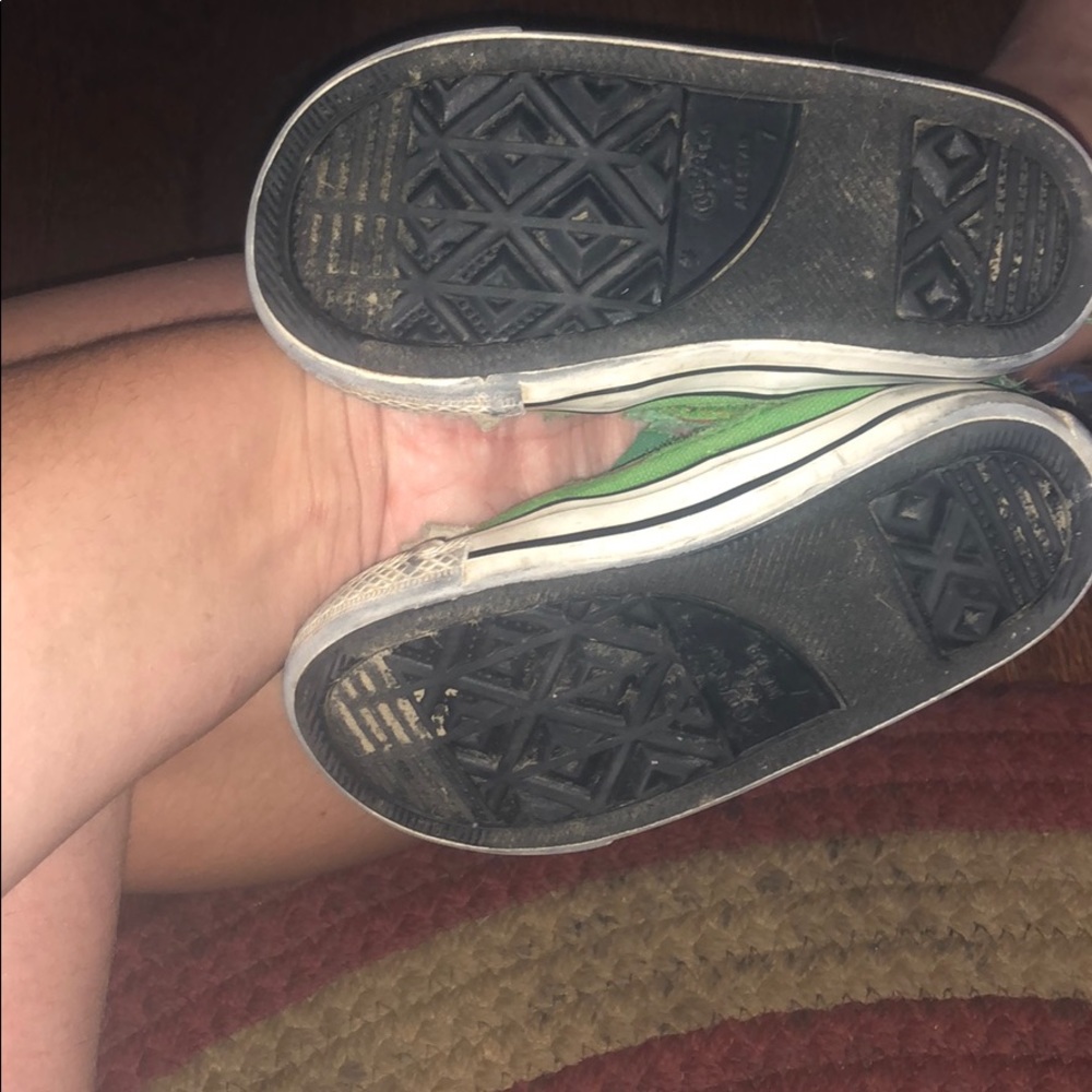 Converse alligators - Picture 2 of 2